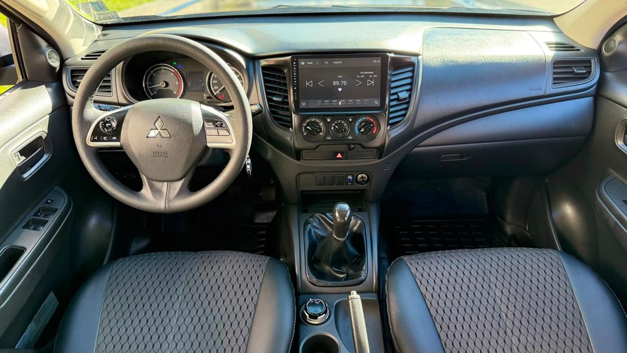 Mitsubishi L200 - Vista 5